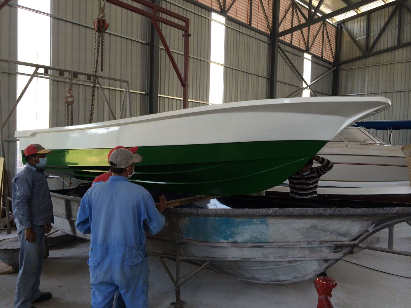 Fiberglass boat production, 13 feet